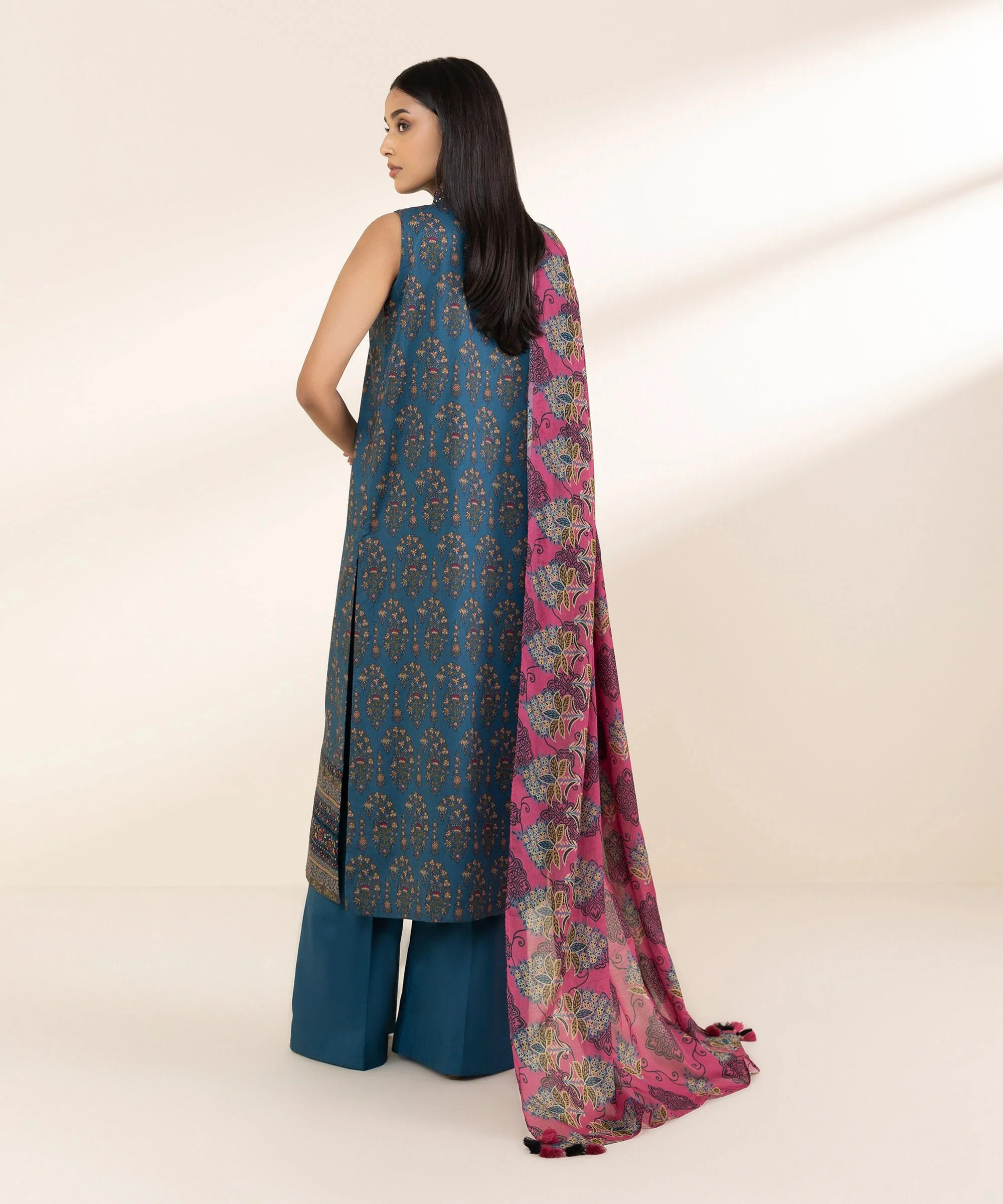3 Piece - Embroidered Lawn Suit - Image 2