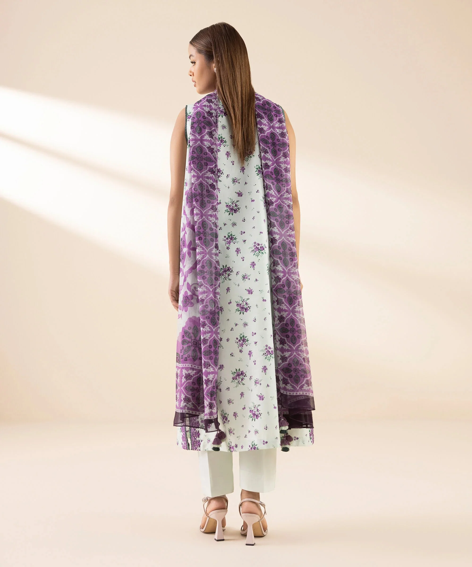 3 Piece - Embroidered Lawn Suit - Image 2
