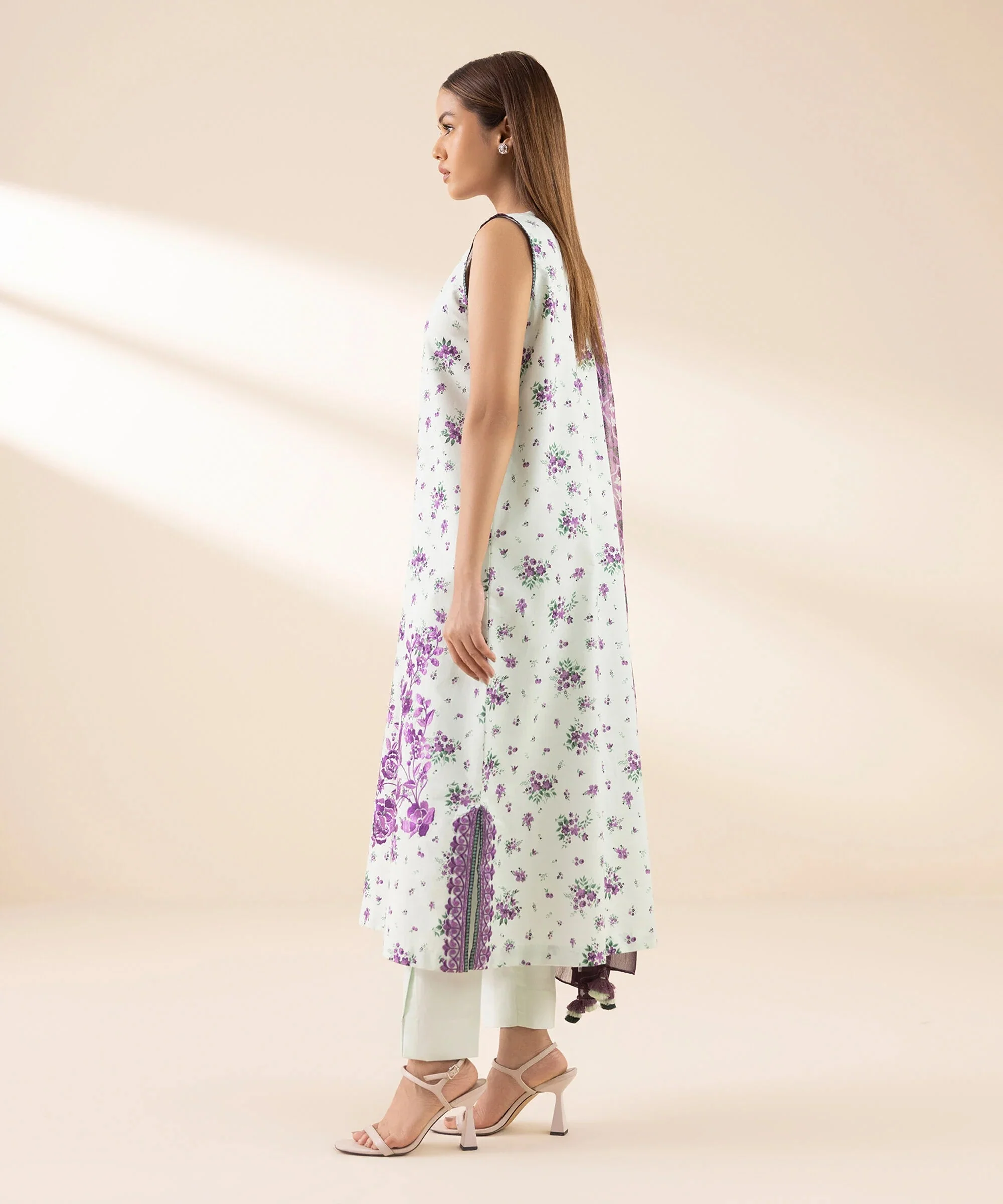 3 Piece - Embroidered Lawn Suit - Image 5