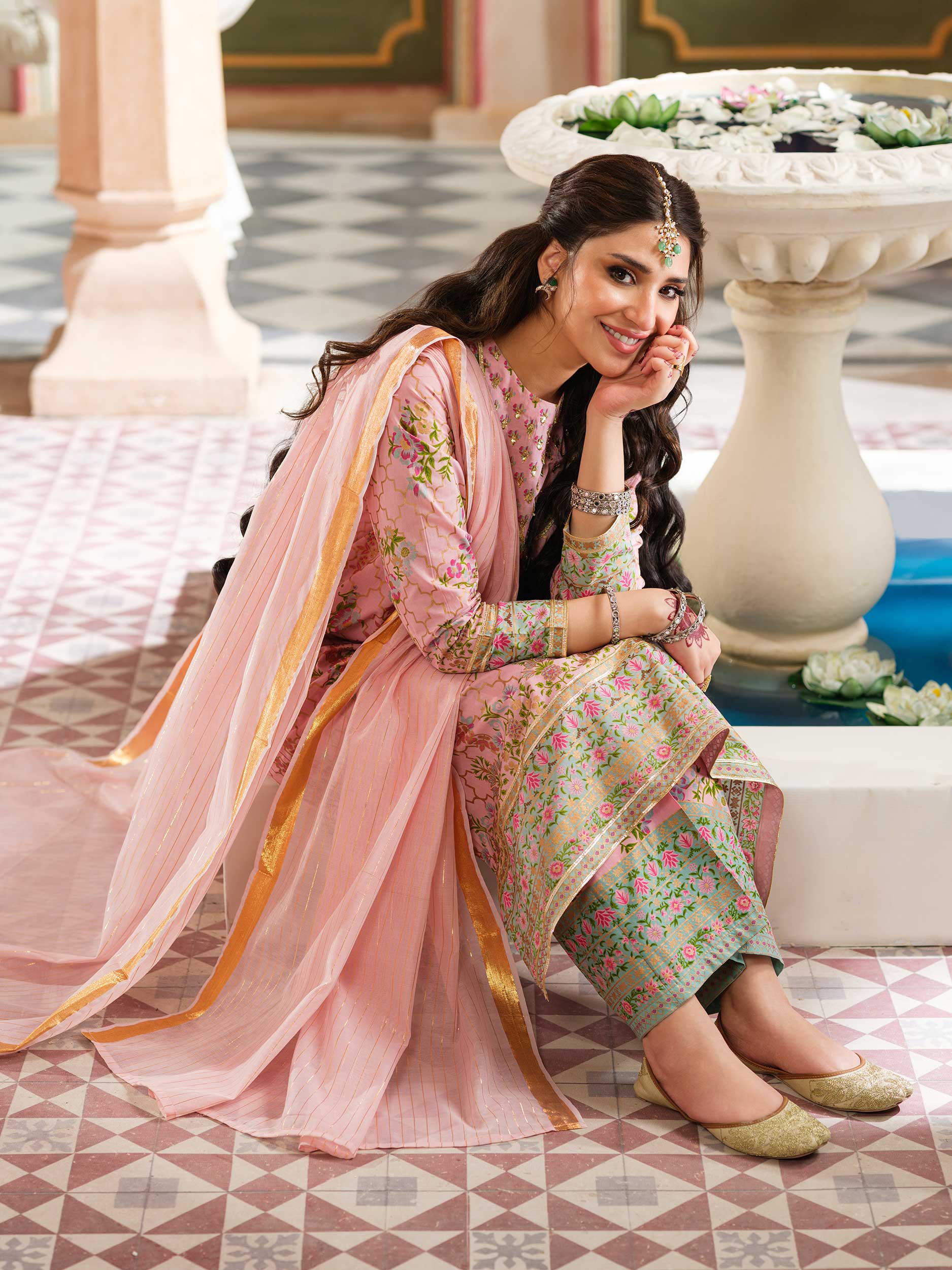 3 Piece Lawn Suit-Paste Print (Pret) - Image 4