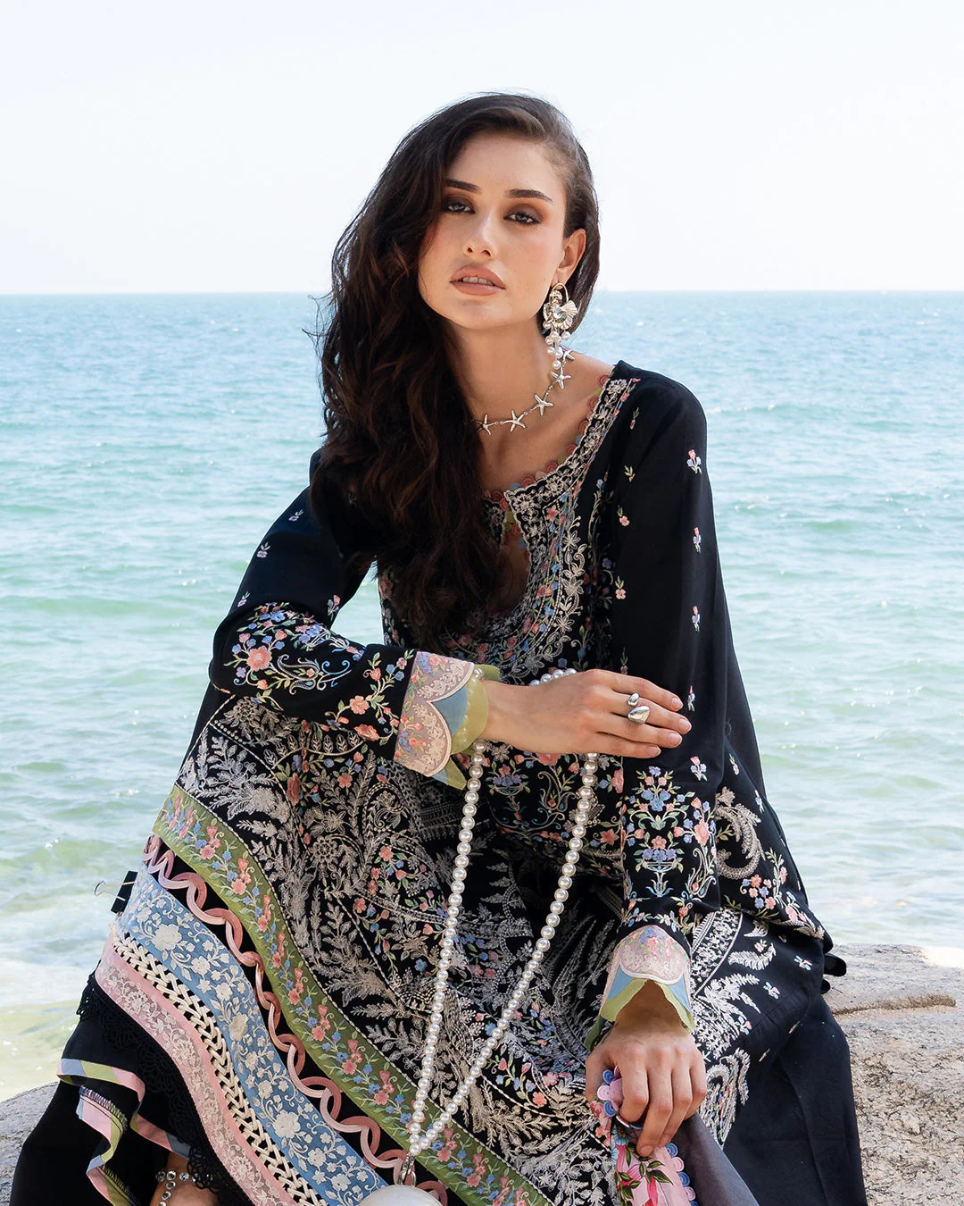 3Pc Lawn Embroidered Suit - Image 5