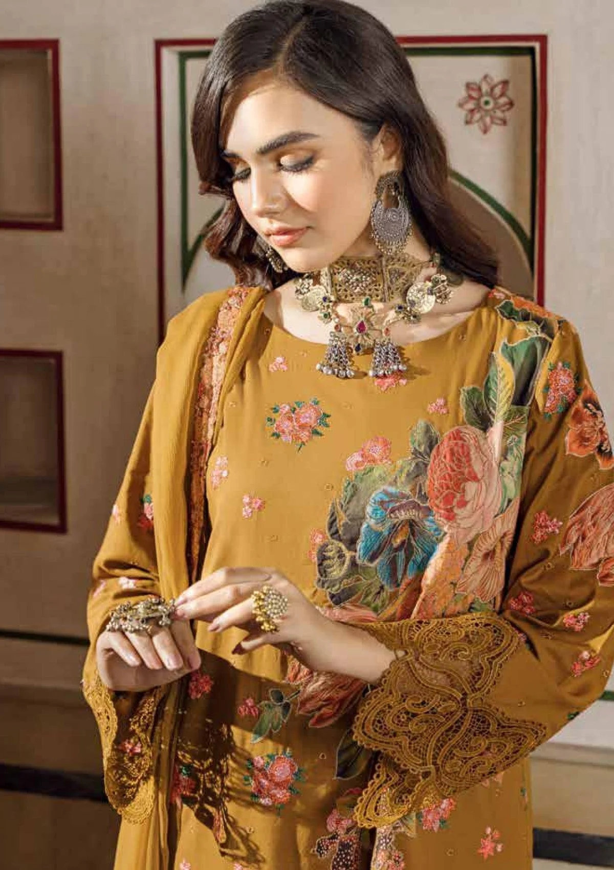Andaaz Luxury Lawn Vol-01 - Image 3