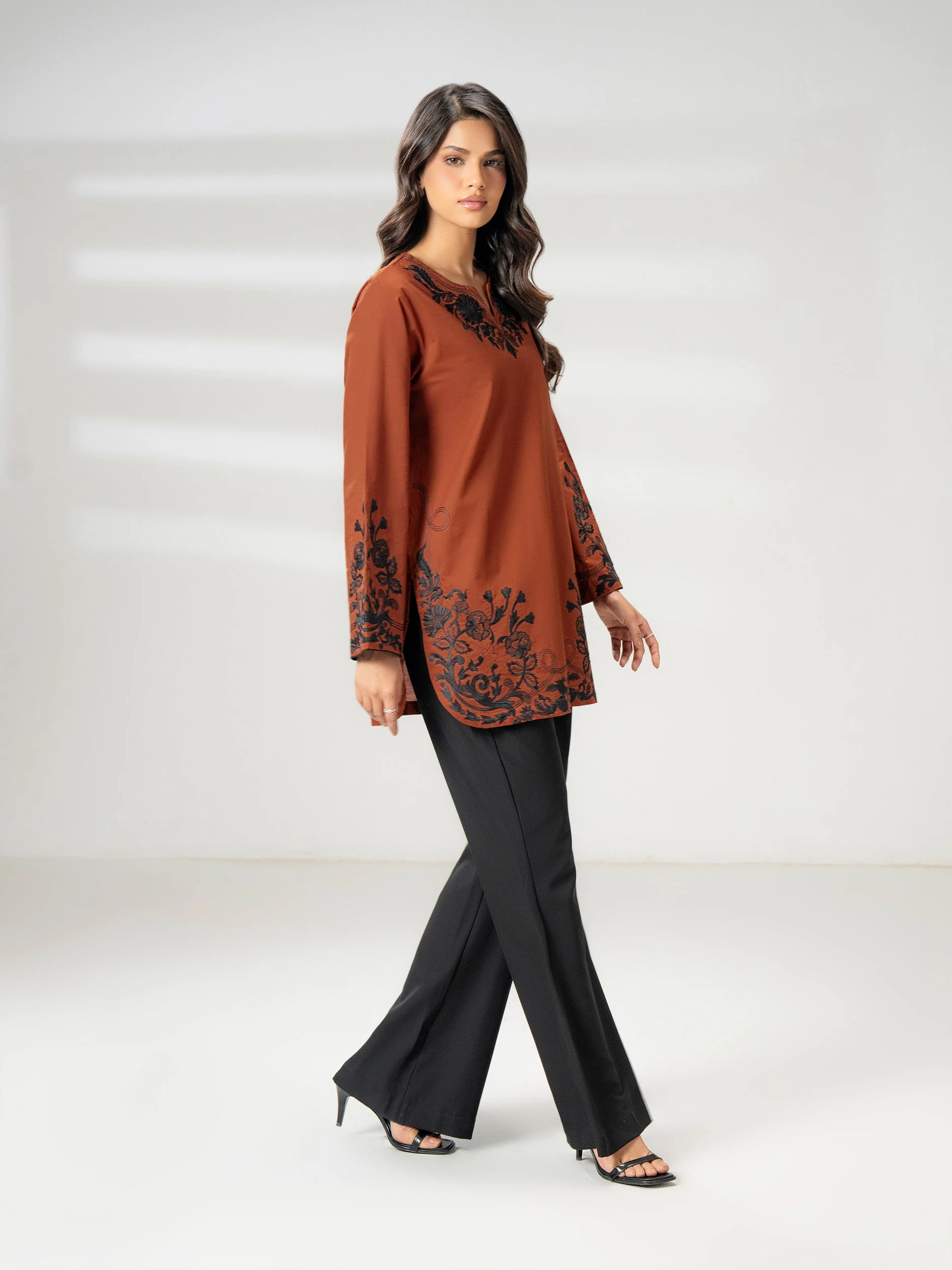 Cambric Kurti-Embroidered (Pret) - Image 3