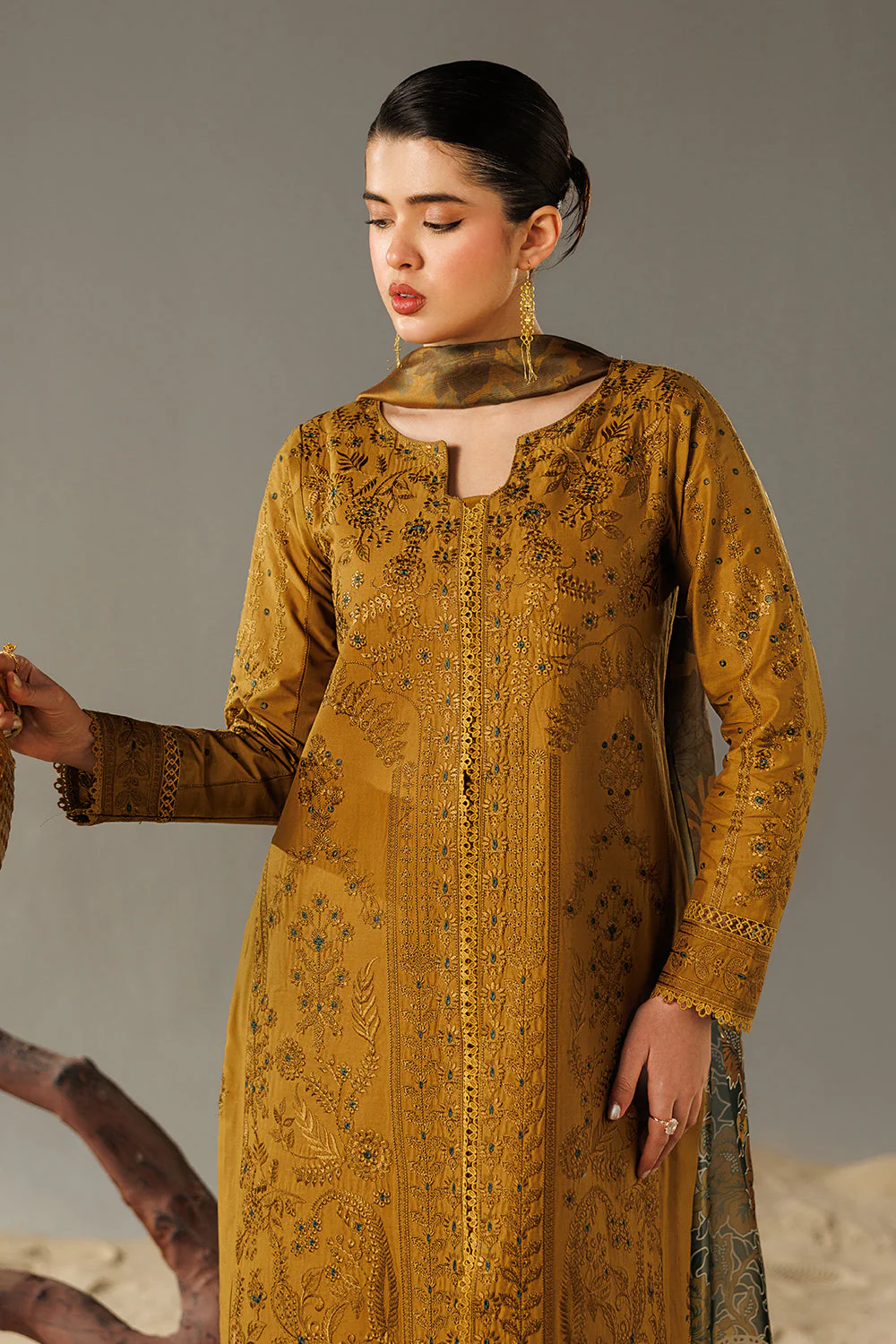 Embroidered Lawn - Image 4