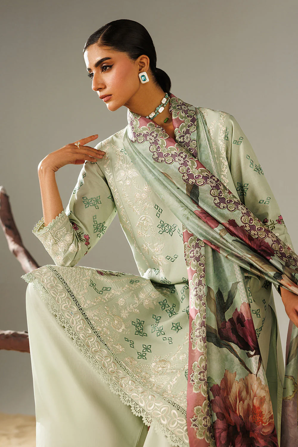 Embroidered Lawn - Image 4