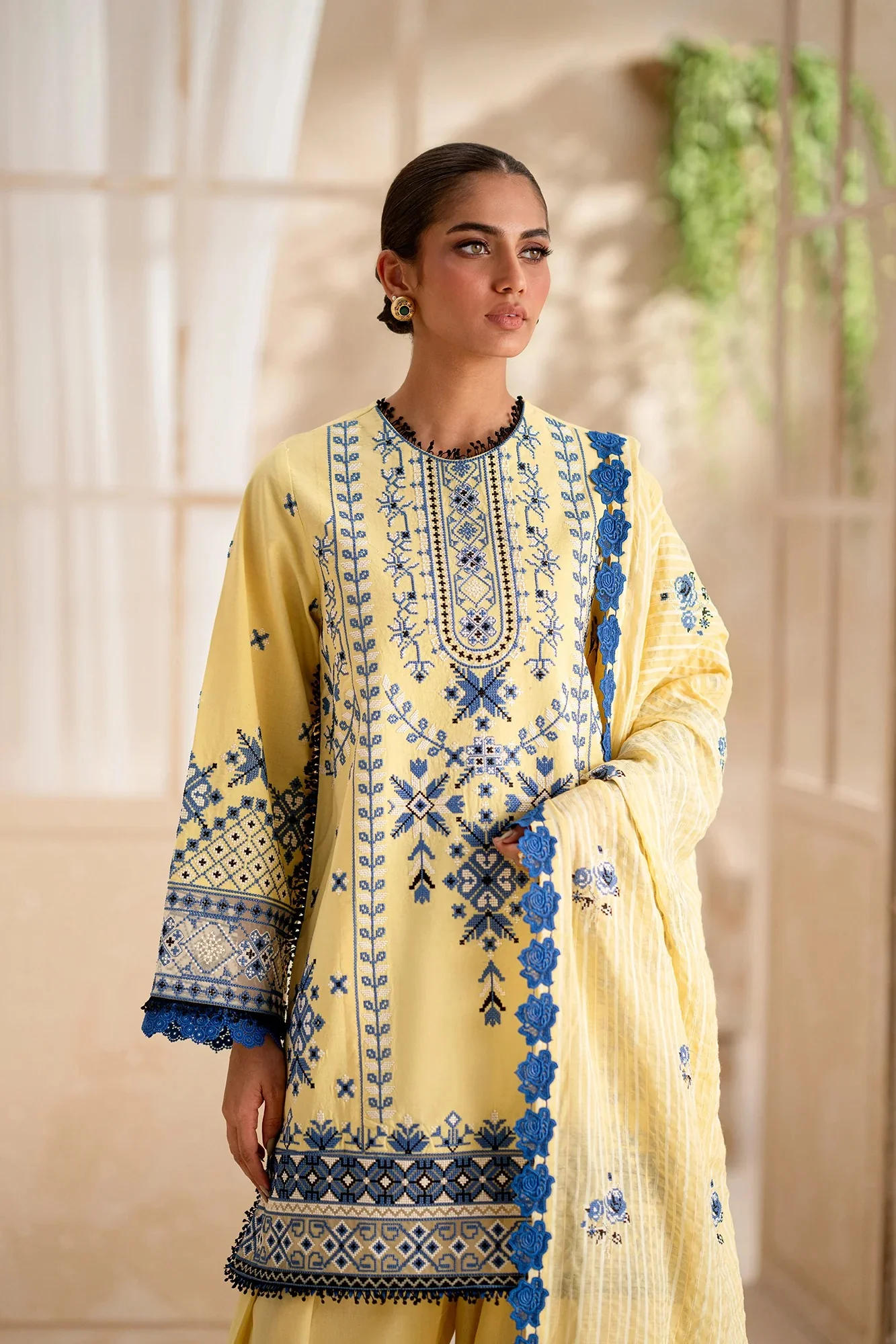 EMBROIDERED LAWN SUIT - Image 4