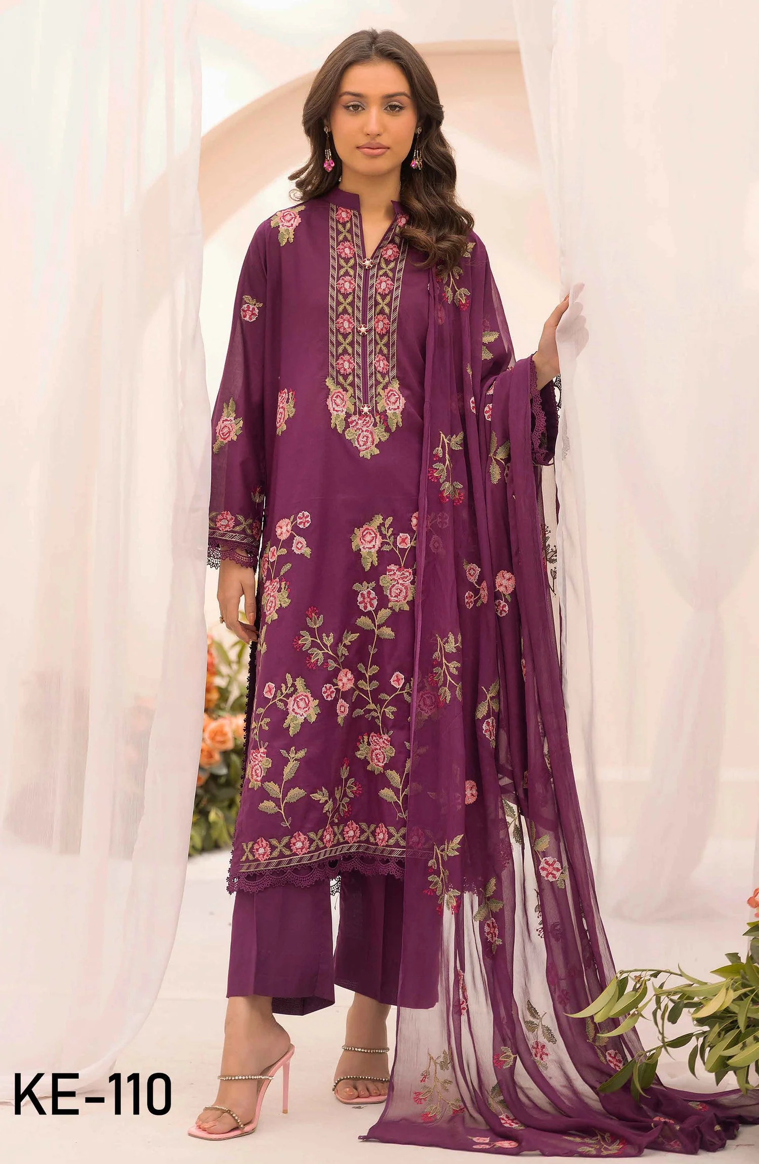 Embroidered Lawn Unstitched 3 Piece Suit - Image 3