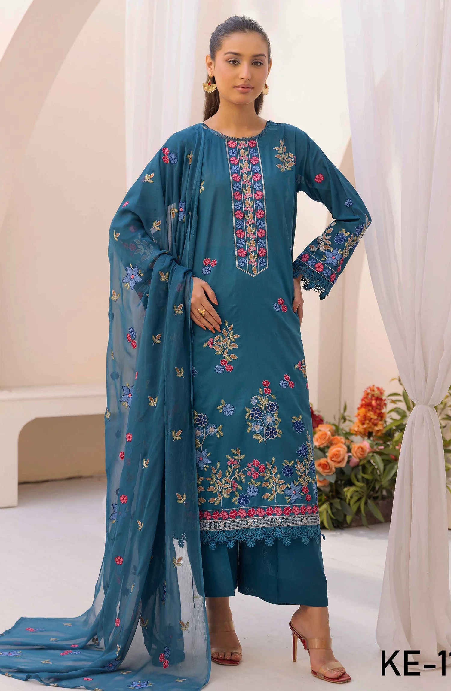 Embroidered Lawn Unstitched 3 Piece Suit - Image 3