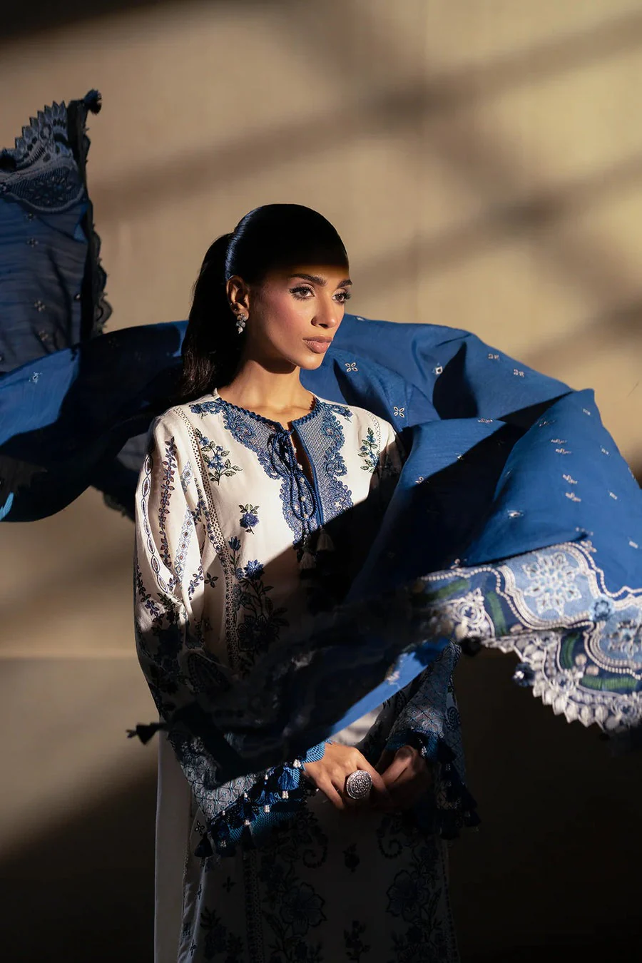 EMBROIDERED SUIT - Image 5