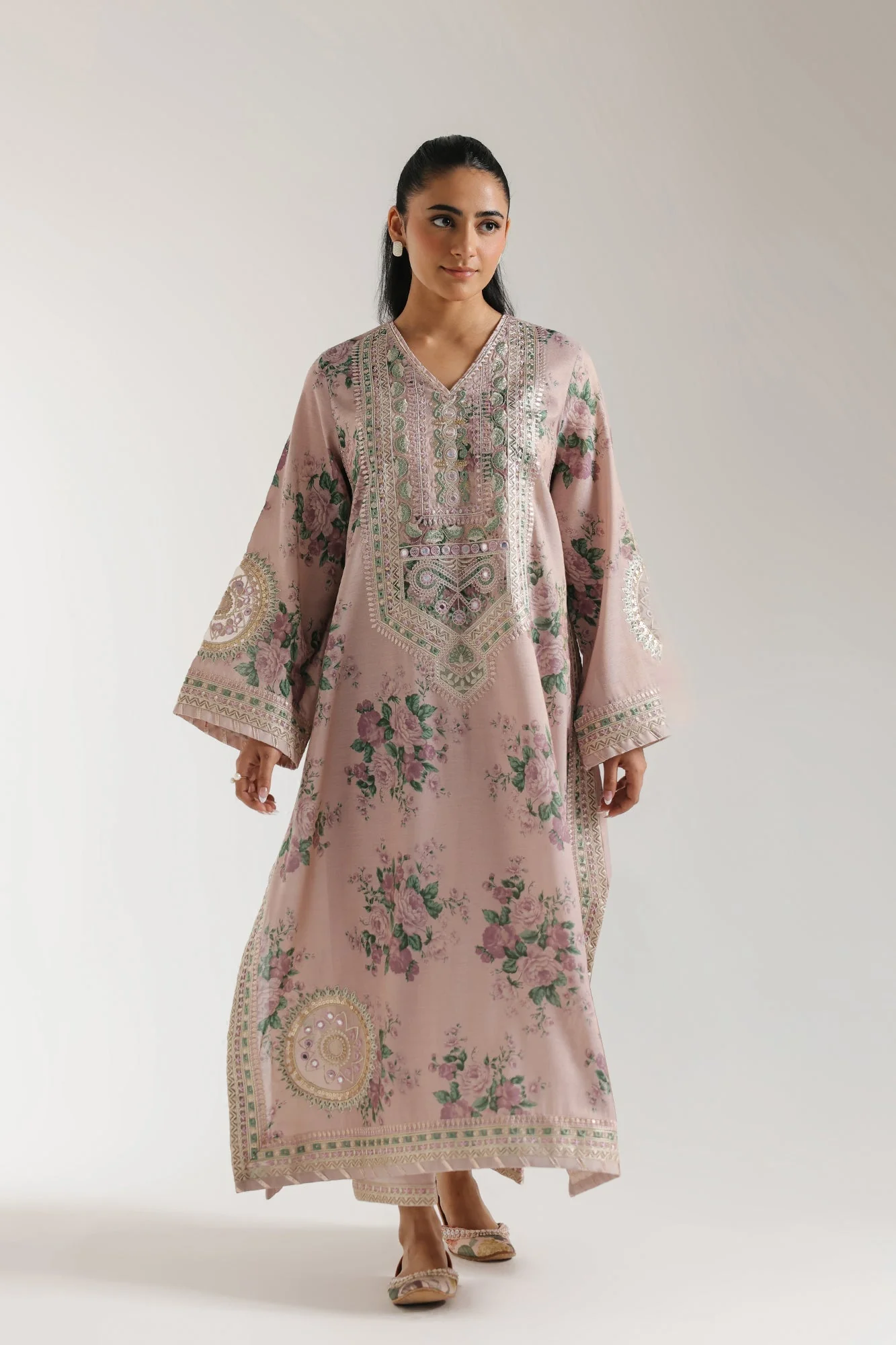 EMBROIDERED SUIT