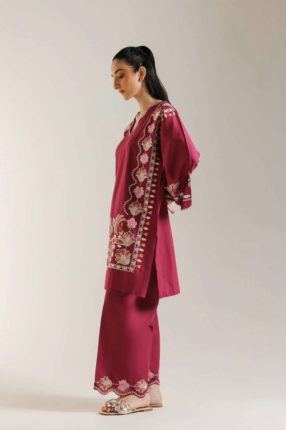 EMBROIDERED SUIT - Image 3