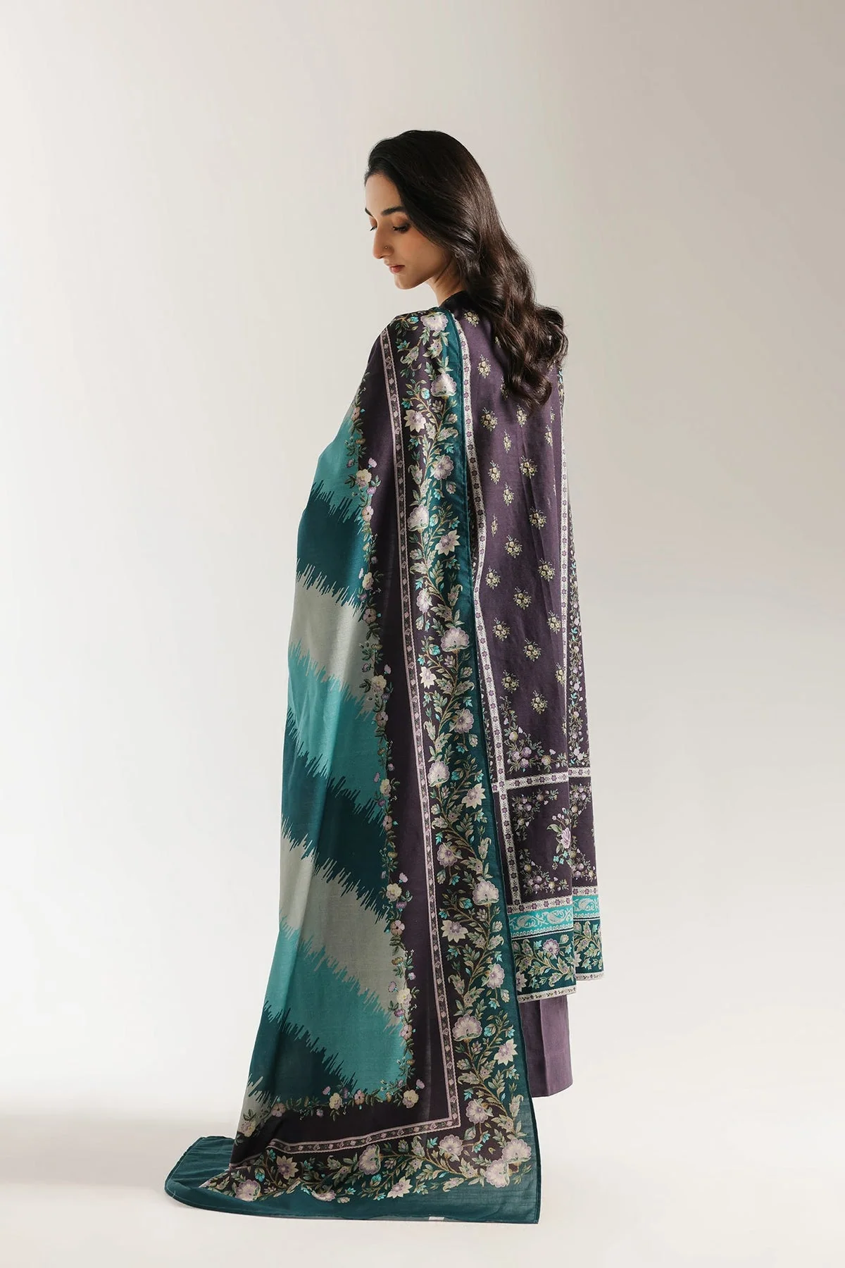 EMBROIDERED SUIT - Image 2