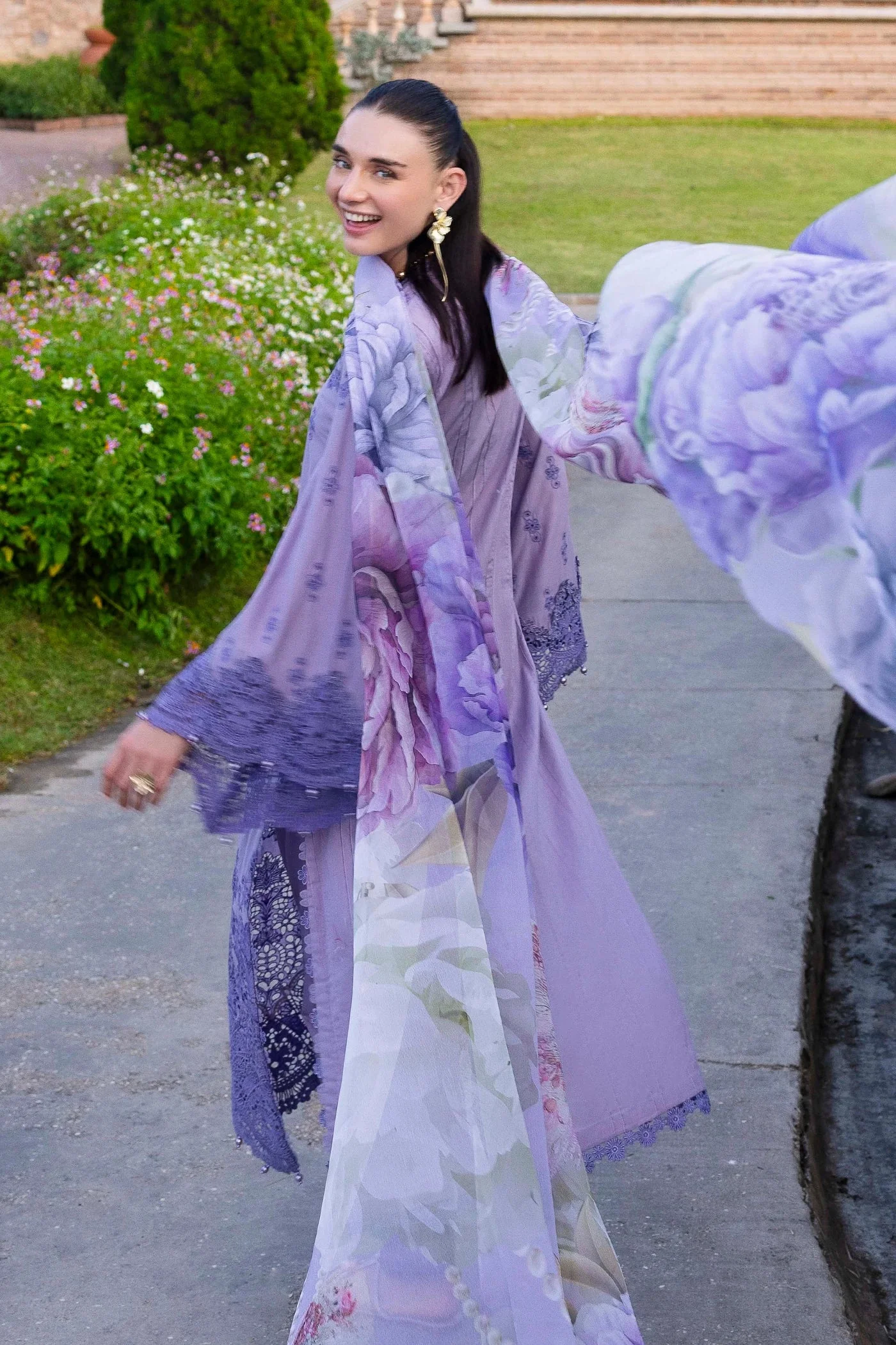 LASSERKARI-EID PETALS - Image 2