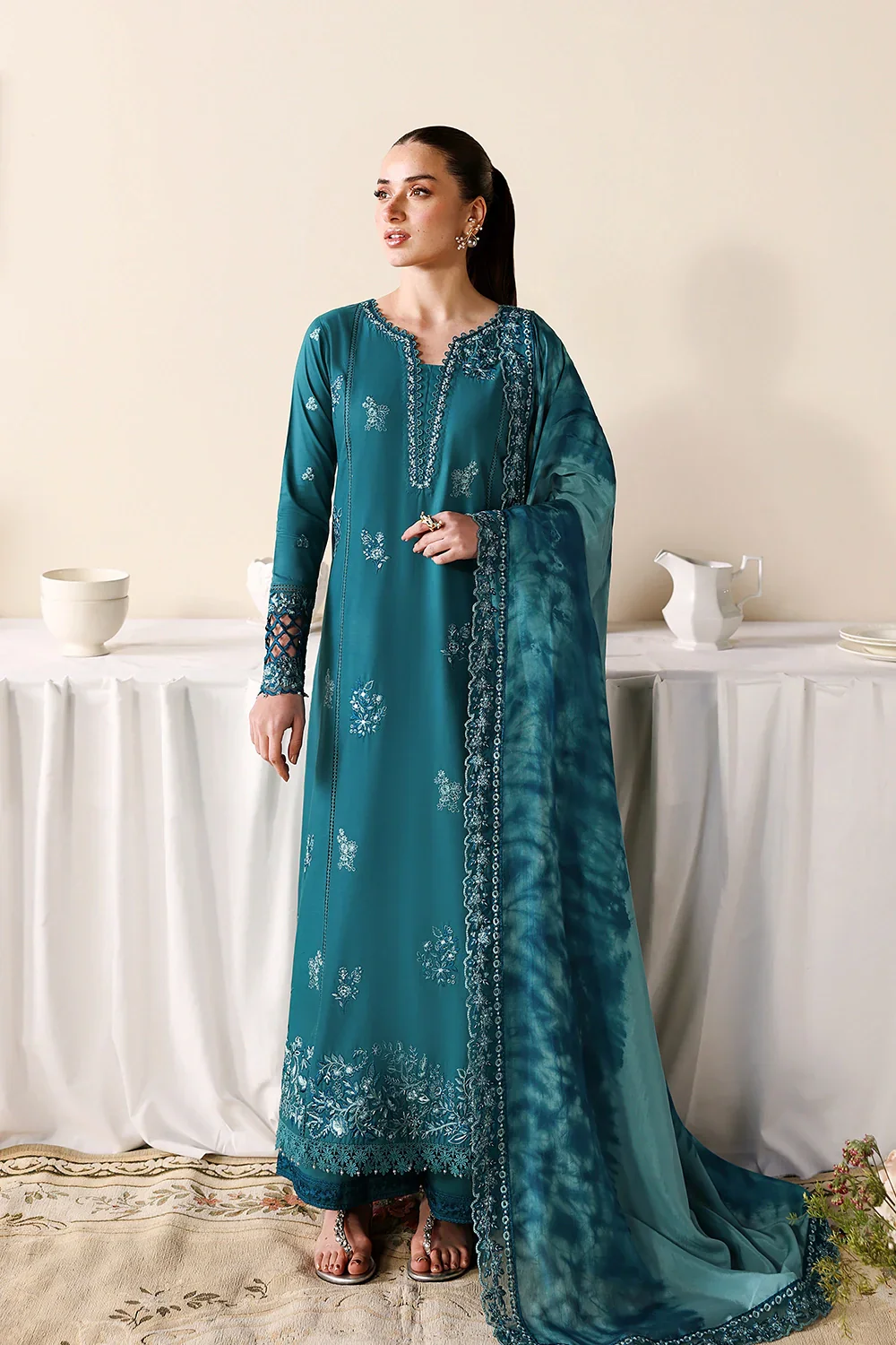 Luxury Lawn - Image 4