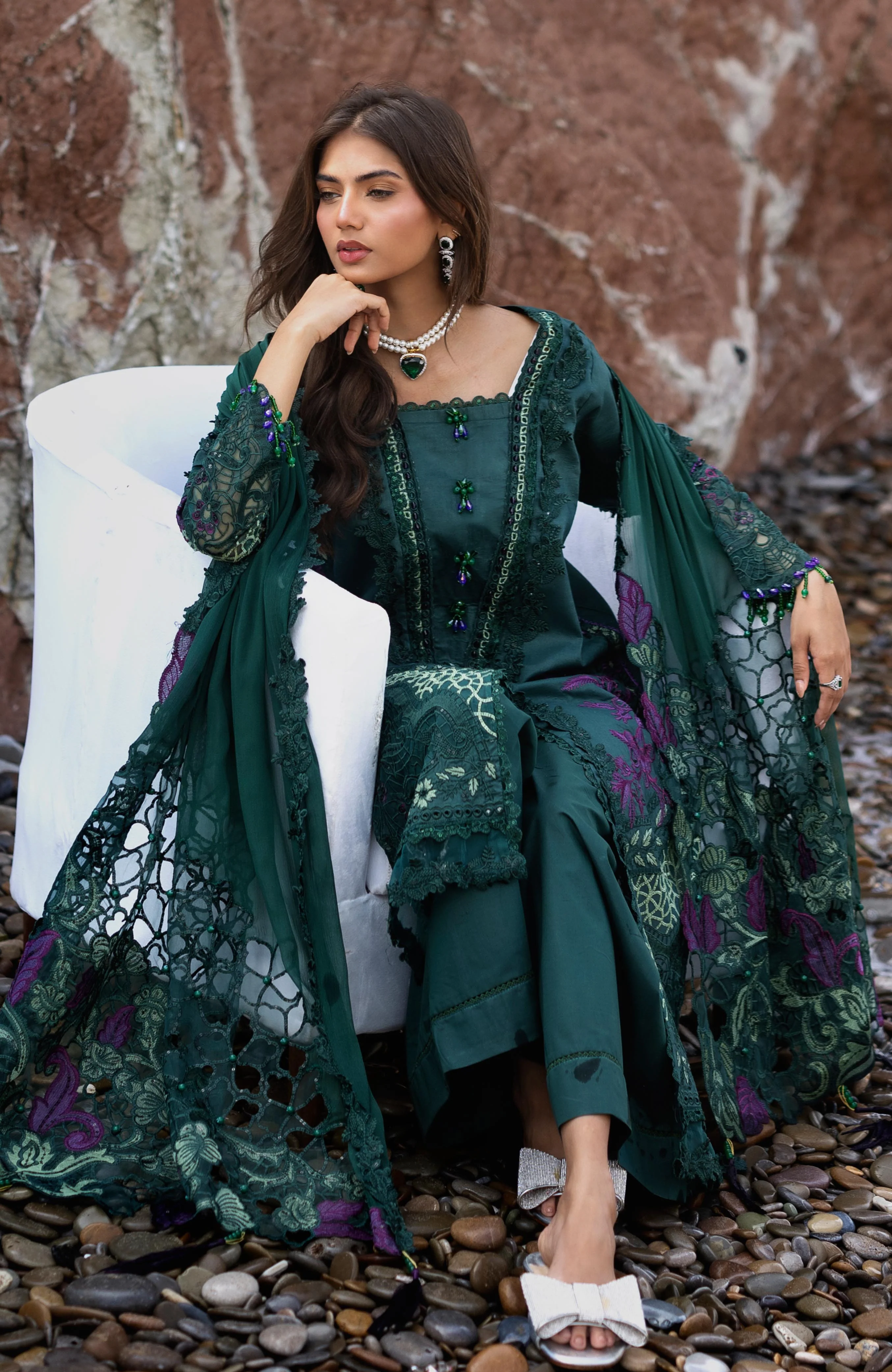 Mahiymaan Luxury Lawn 3 Piece - Image 3