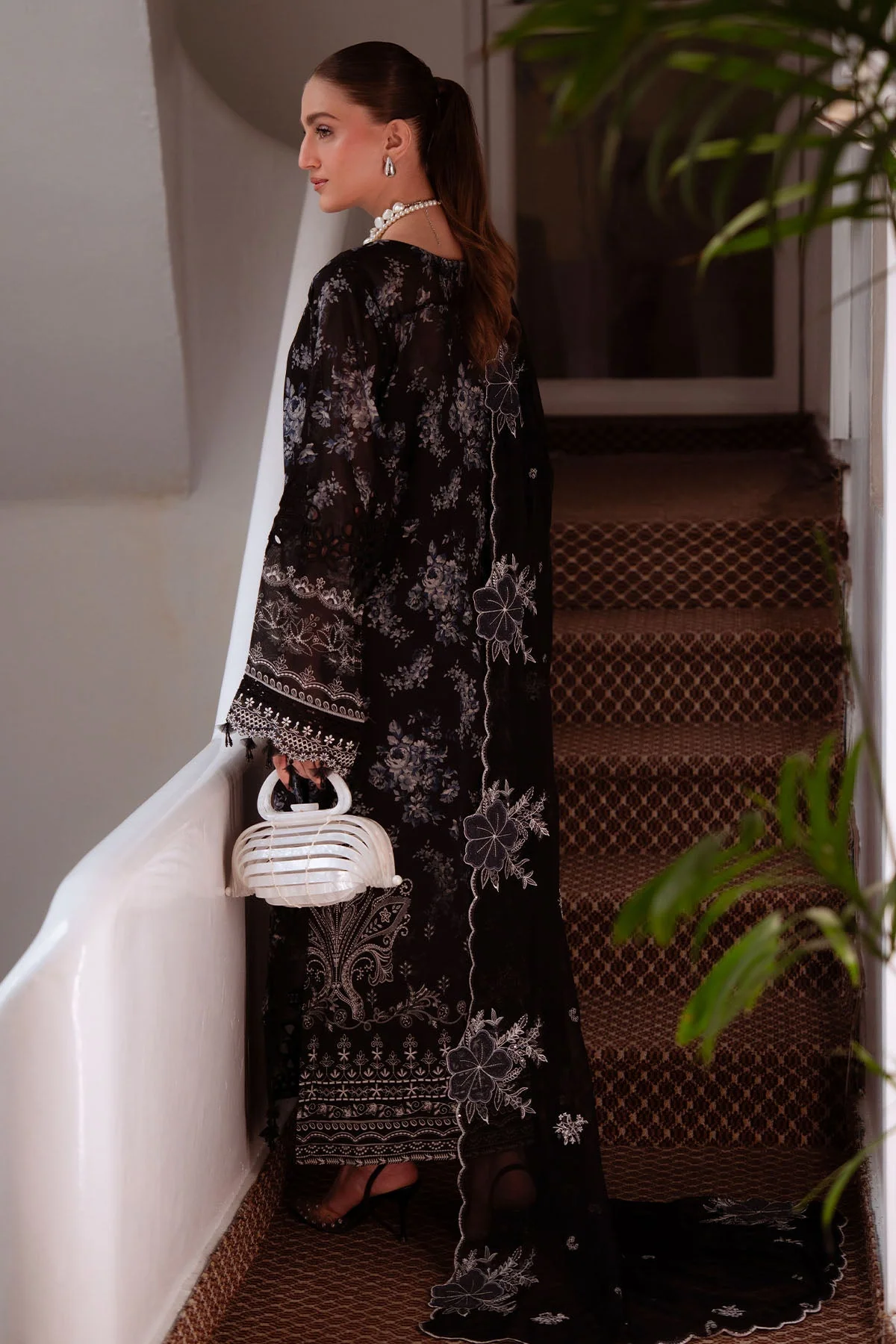 Maya Swiss Lawn - Image 2
