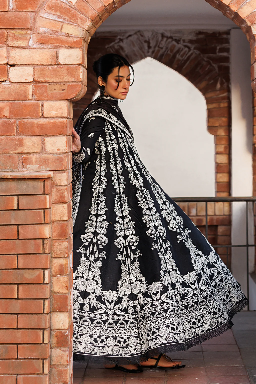Mirabelle Festive Luxury Lawn - Image 5