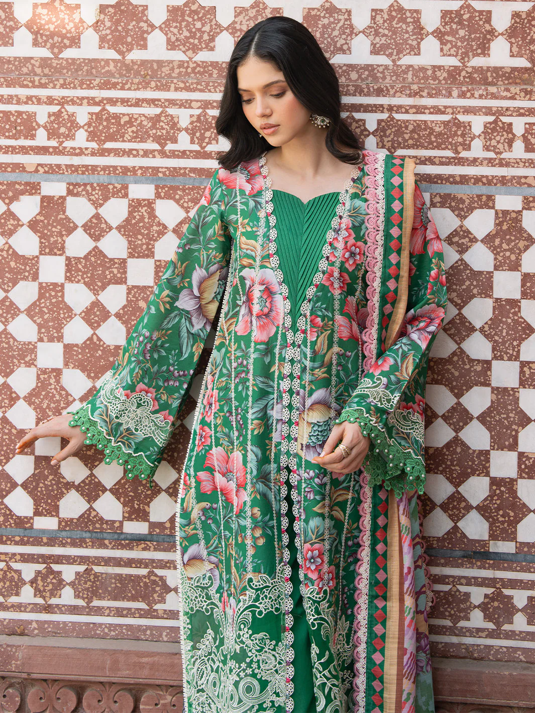 Naqsh Naaz Luxury Lawn - Image 6