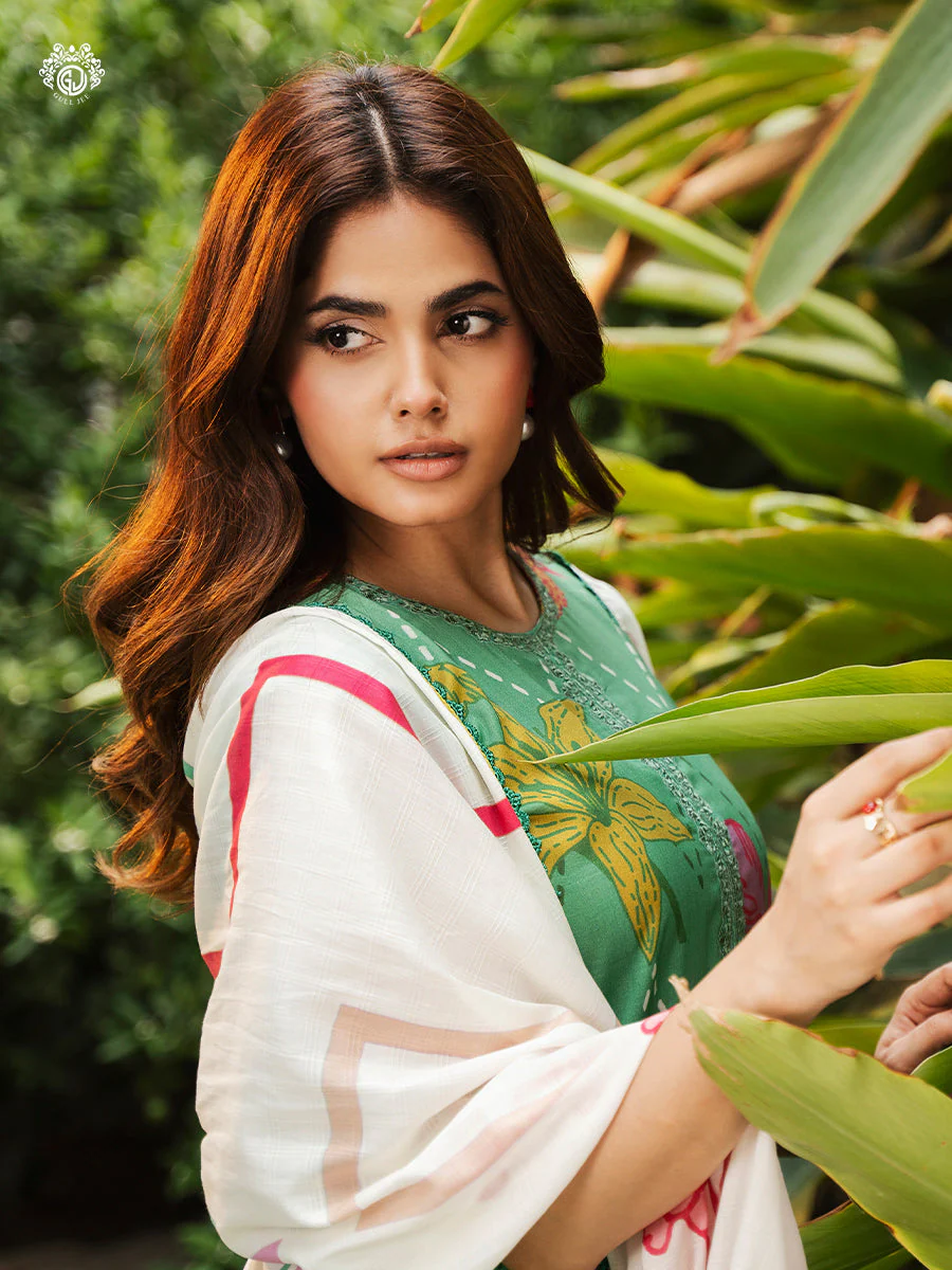 Preimum Gullbano Printed Lawn - Image 3