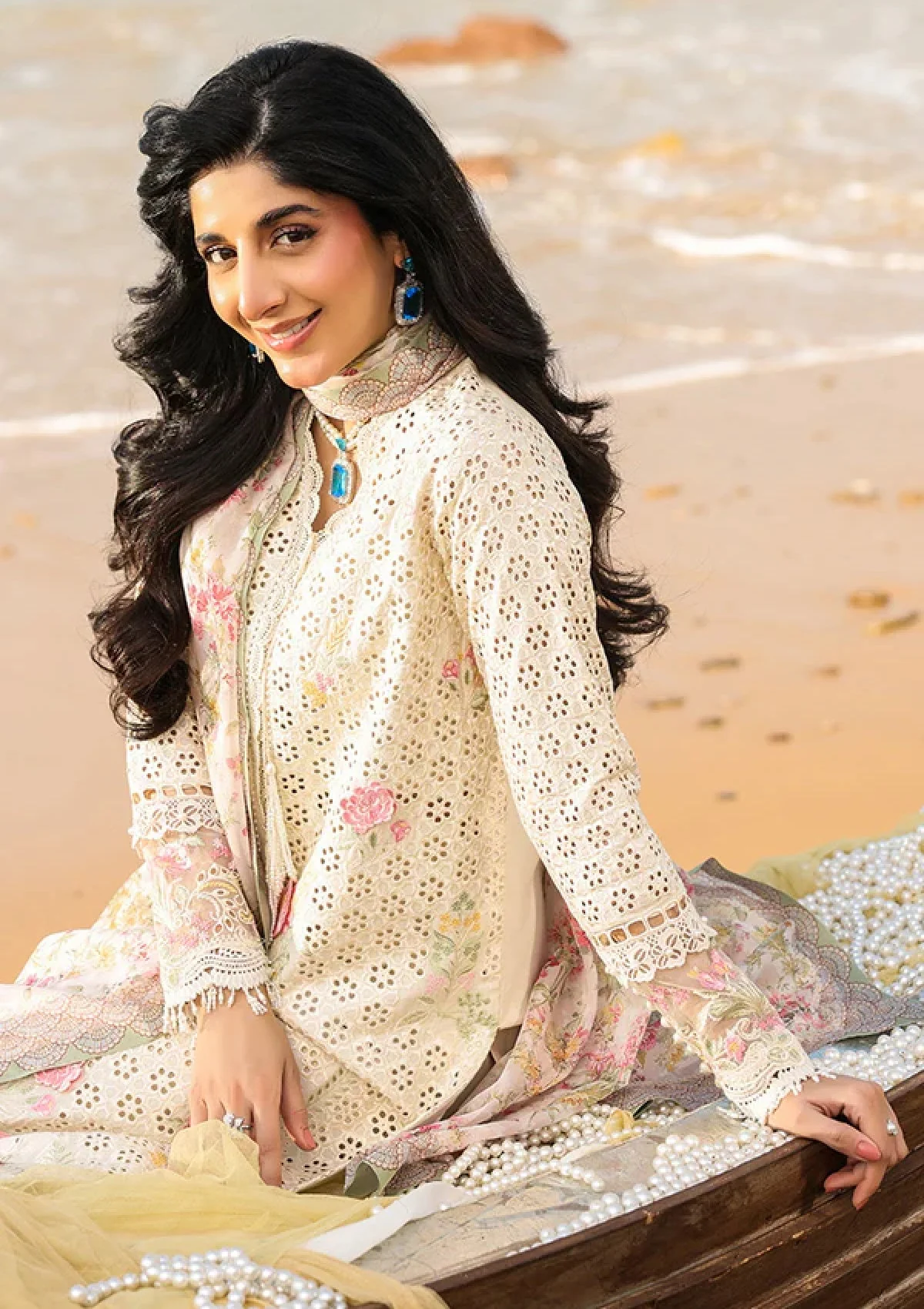Premium Hania Luxury Lawn - Image 2