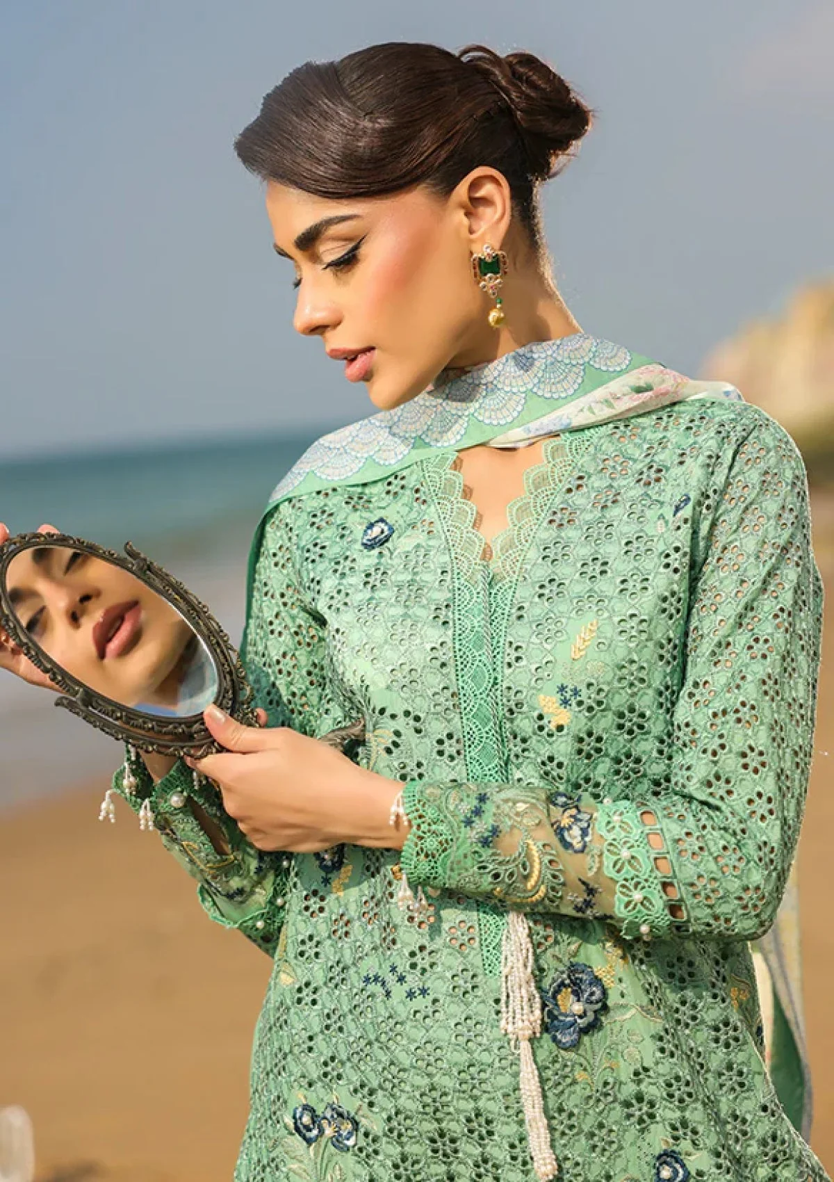 Premium Hania Luxury Lawn - Image 4
