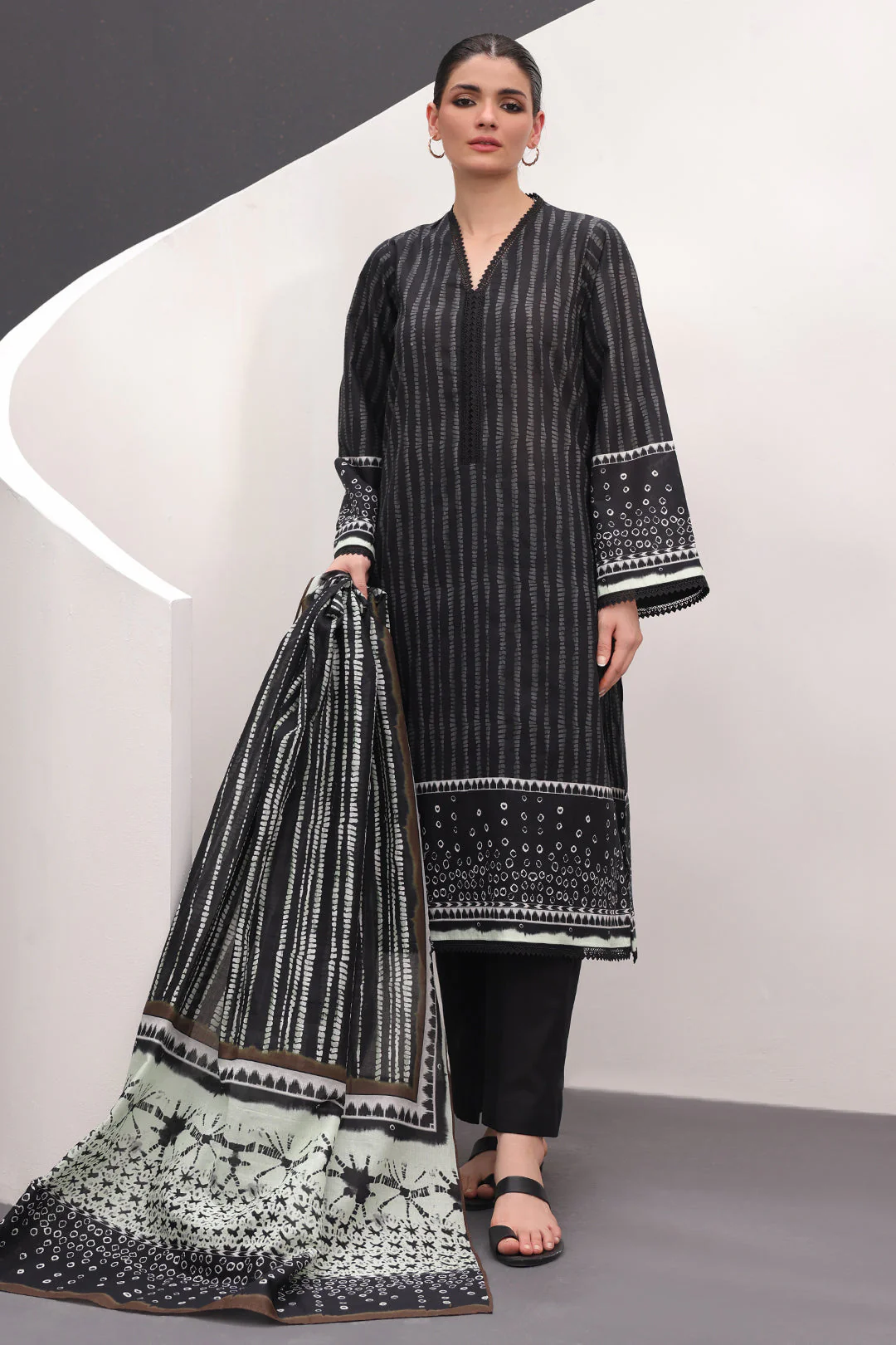 Printed Cambric 3 Piece stitched Suit