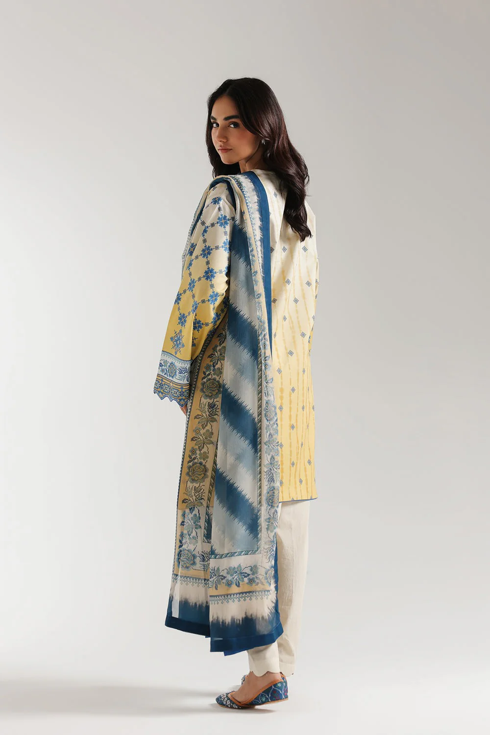 EMBROIDERED SUIT - Image 2