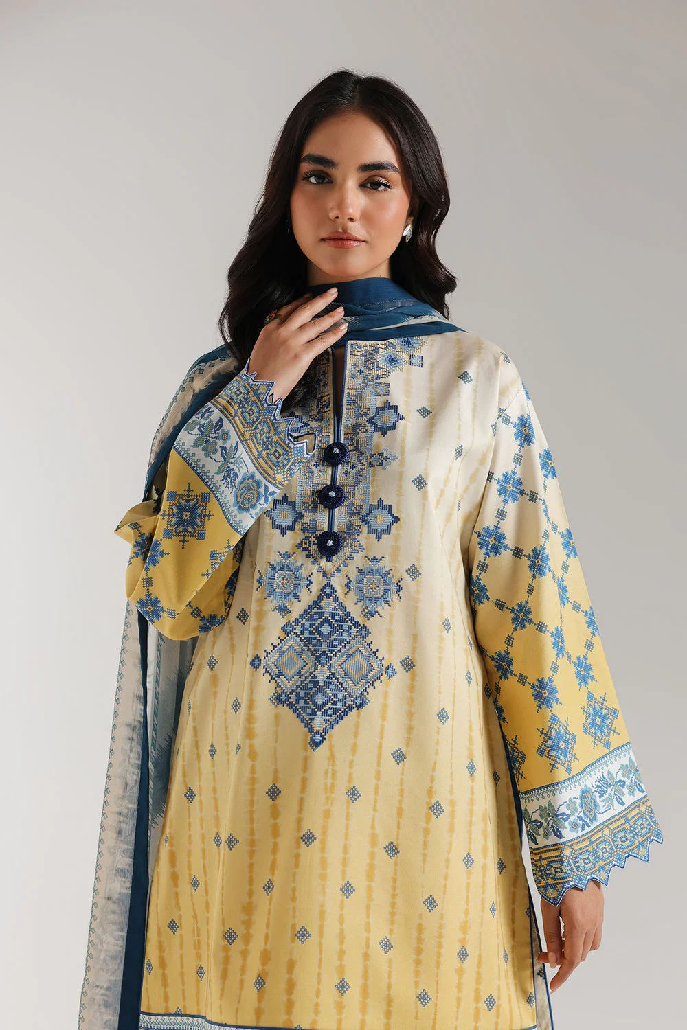 EMBROIDERED SUIT - Image 3
