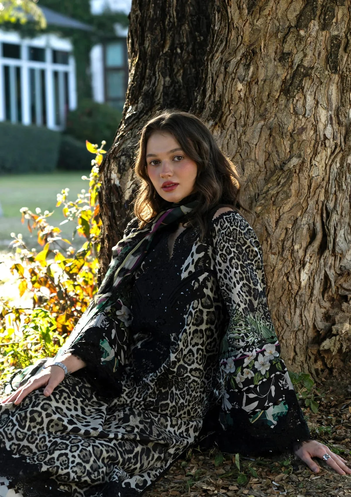 SIGNATURE - EMBROIDERED PRINTS COLLECTION - Image 8