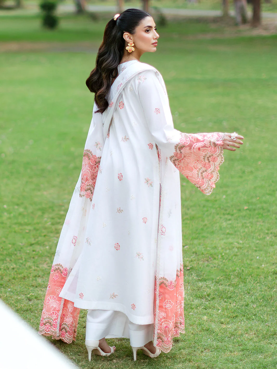 Sophie Luxury Lawn - Image 2
