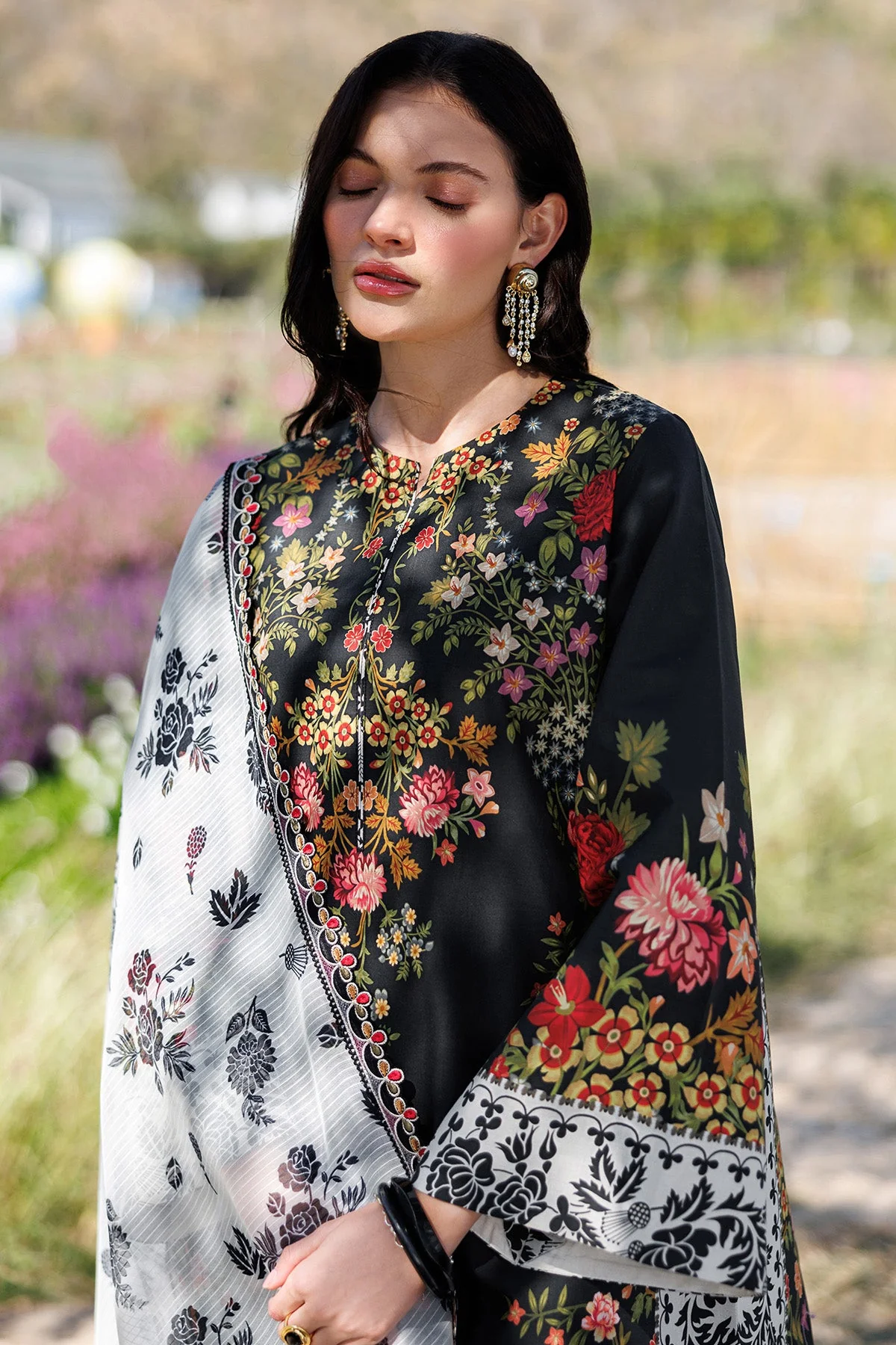 Unstitched Summer EMBROIDERED LAWN - Image 3