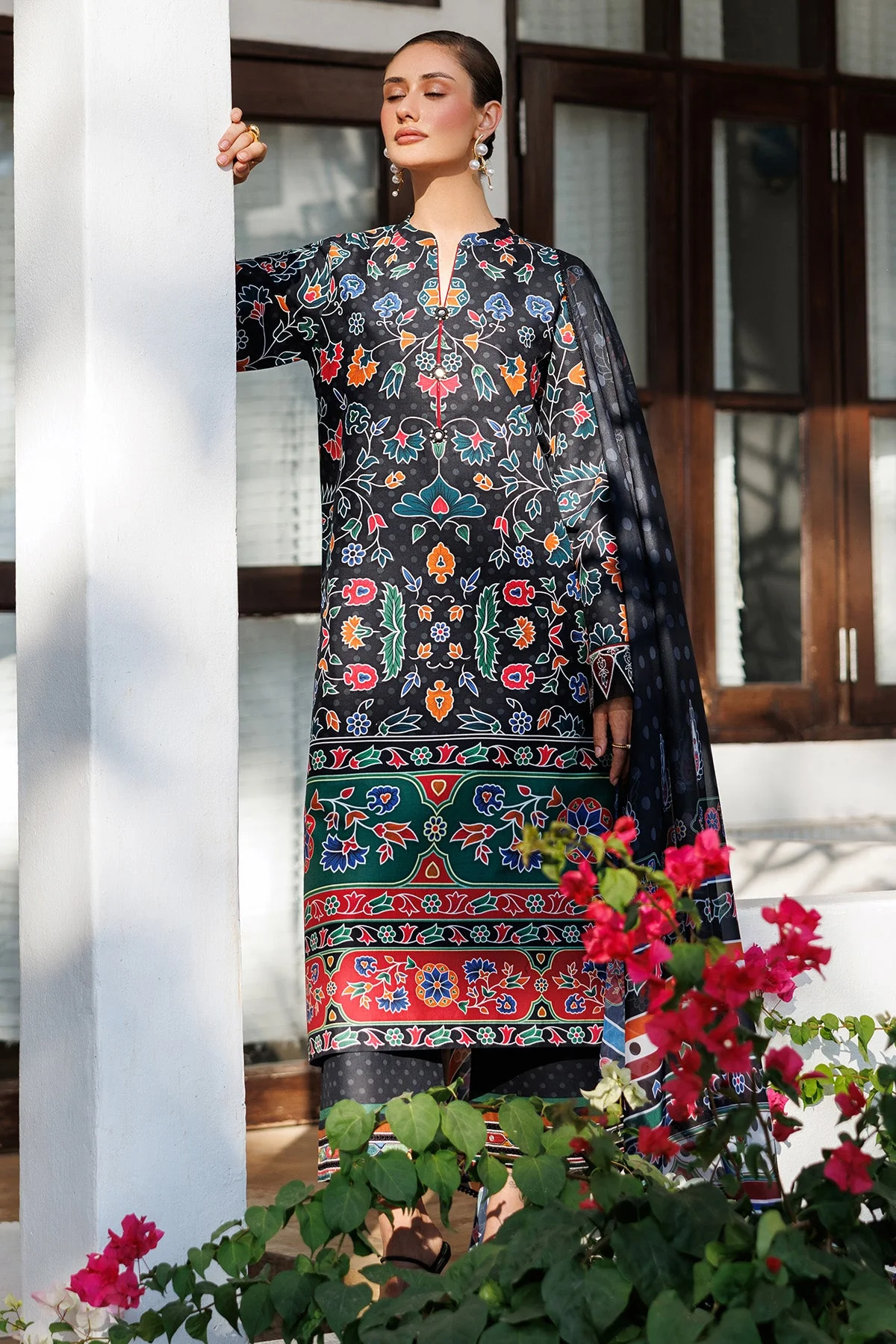 Unstitched Summer EMBROIDERED LAWN - Image 4