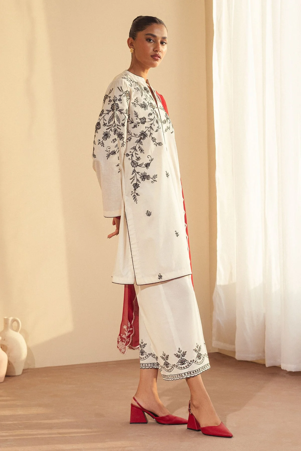 ZARA SHAHJAHAN ( Pret ) - Image 5